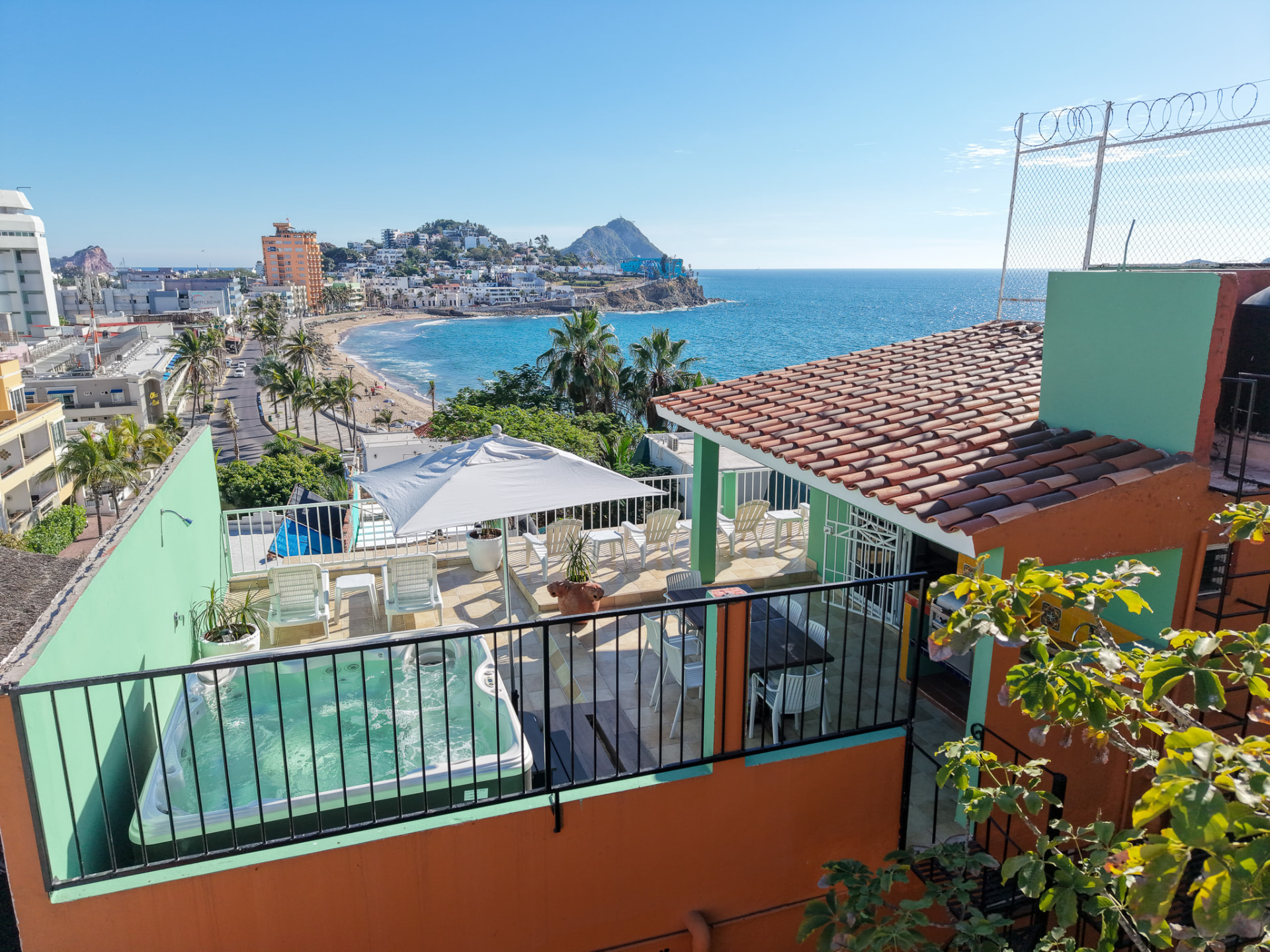 Vista al mar desde la terraza con jacuzzi de Casa Altas, Olas Altas